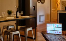 Mélina - appartement dans les remparts de la Bastide avec parking et terrasse