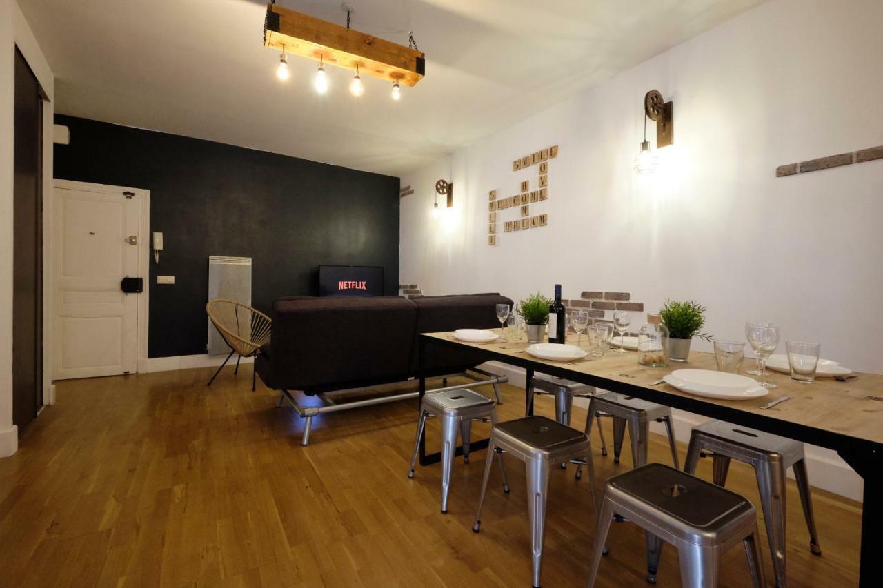 Mélina - appartement dans les remparts de la Bastide avec parking et terrasse Carcassonne Extérieur photo