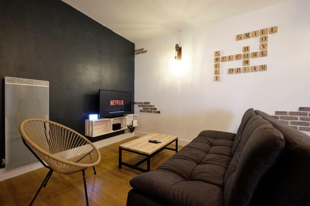 Mélina - appartement dans les remparts de la Bastide avec parking et terrasse Carcassonne Extérieur photo